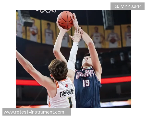 CBA凯撒对决广东宏远巅峰对决引发球迷热议与期待